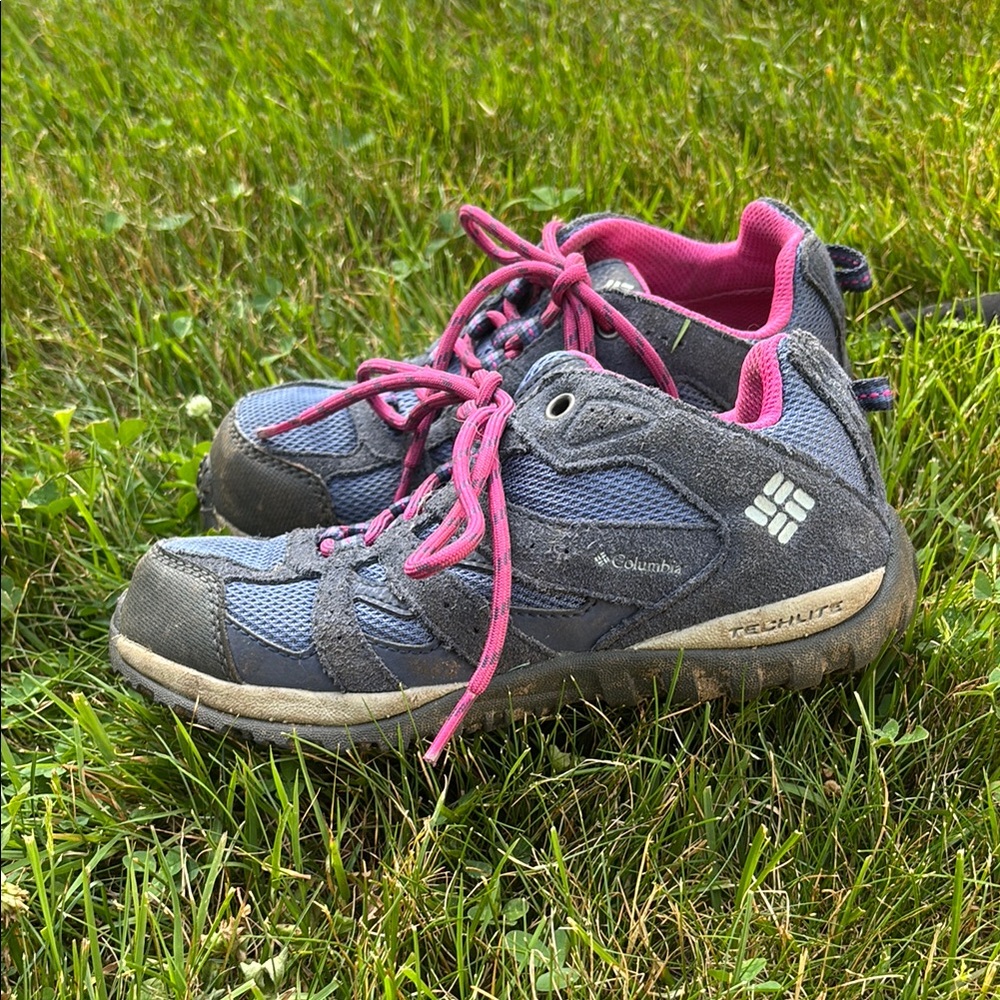 Columbia Kids Hiking Boots Sneakers with Trail-Ready Tread youth size 2